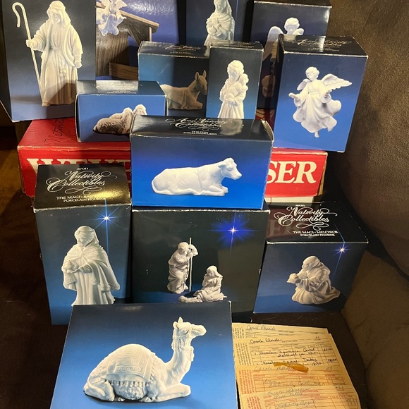 Vintage Avon Nativity Collectibles Porcelain Figurine Set 1980's - Picture 1 of 15